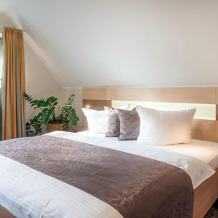 Strandgut - Reetdachhaus In Strandnaehe Stubbenfelde