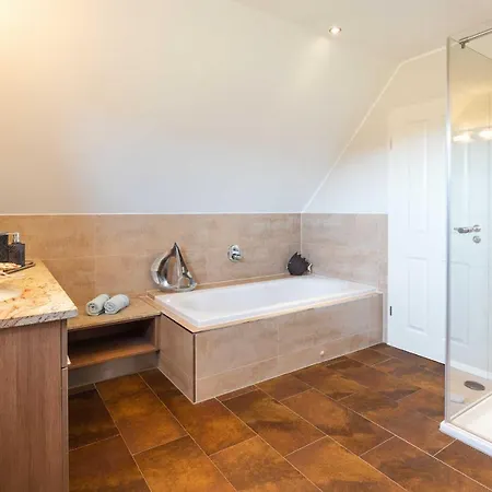 Feriehus Strandgut - Reetdachhaus In Strandnaehe *