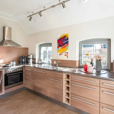 Strandgut - Reetdachhaus In Strandnaehe Feriehus Stubbenfelde