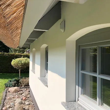 Strandgut - Reetdachhaus In Strandnaehe Feriehus *